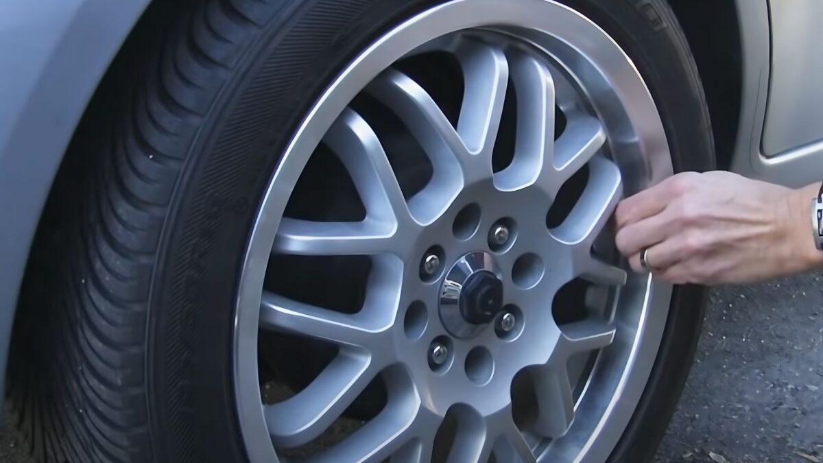 Common Signs to Trace Low Tire Pressure and Ways to Fix It - Opple House