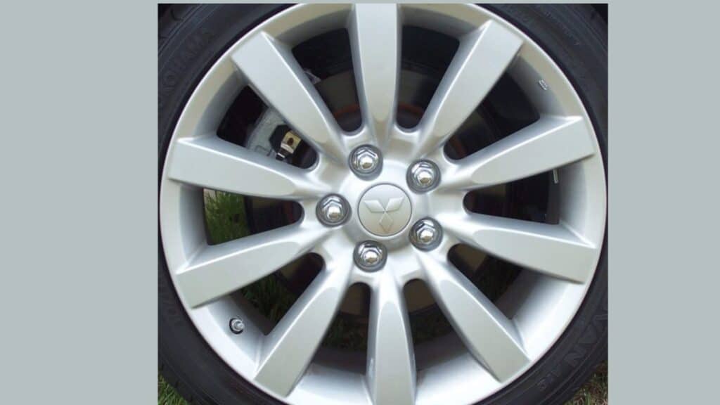 What is the Bolt Pattern for a Mitsubishi Lancer?