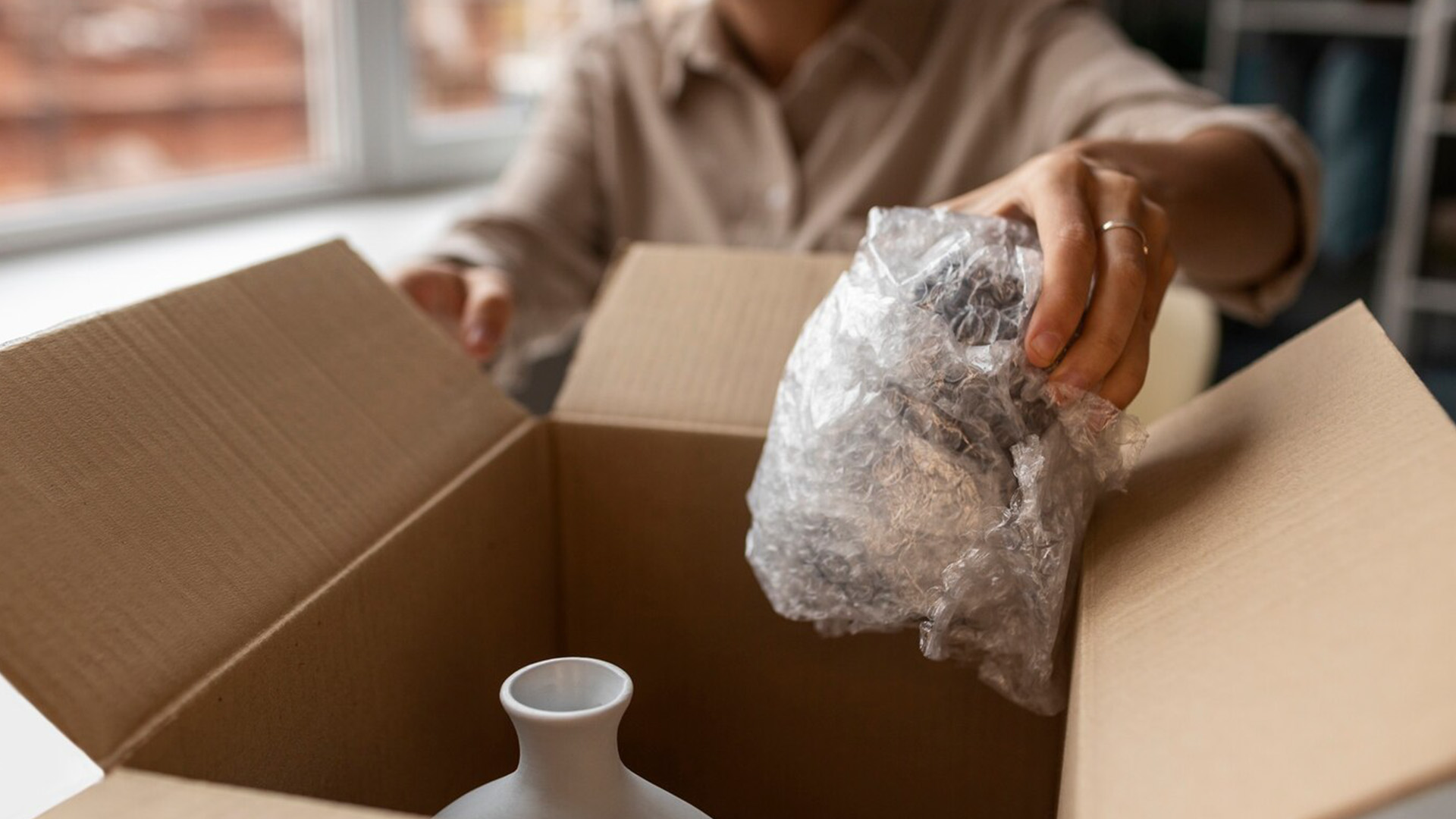 A Guide to Wrapping Fragile Items