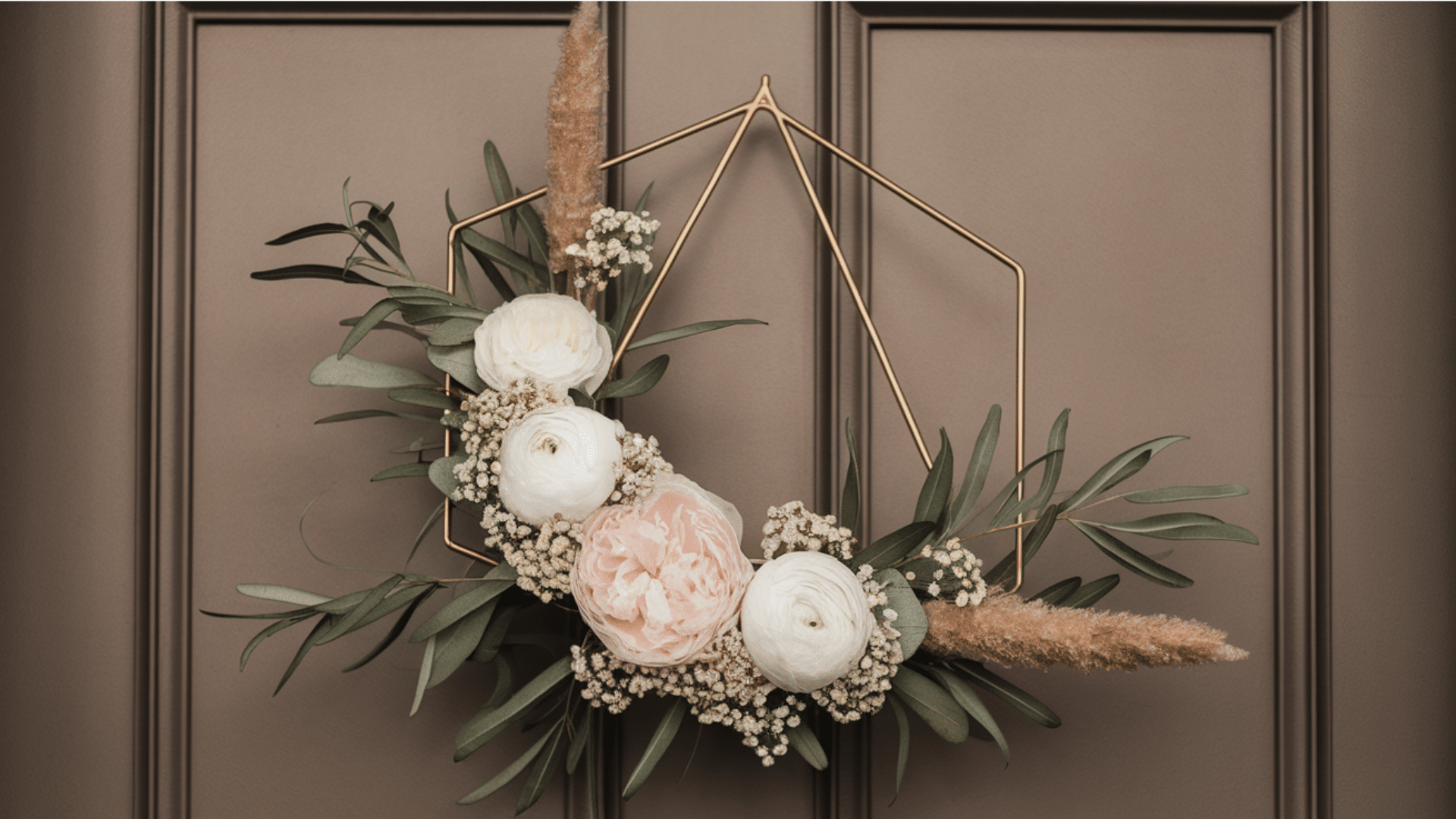 Geometric_Gold_Frame
