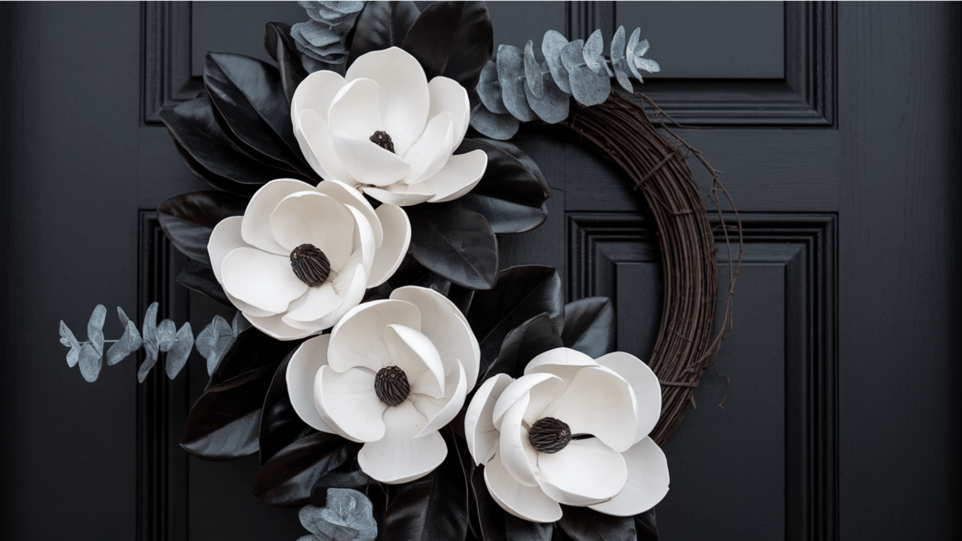 Monochrome_Magnolia