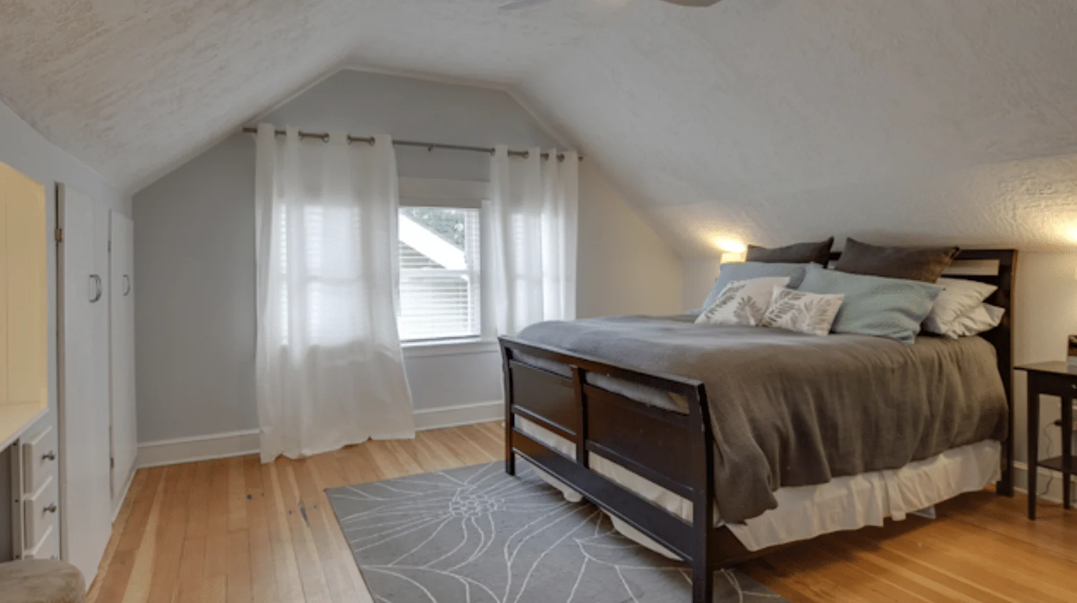 1Bedrooms