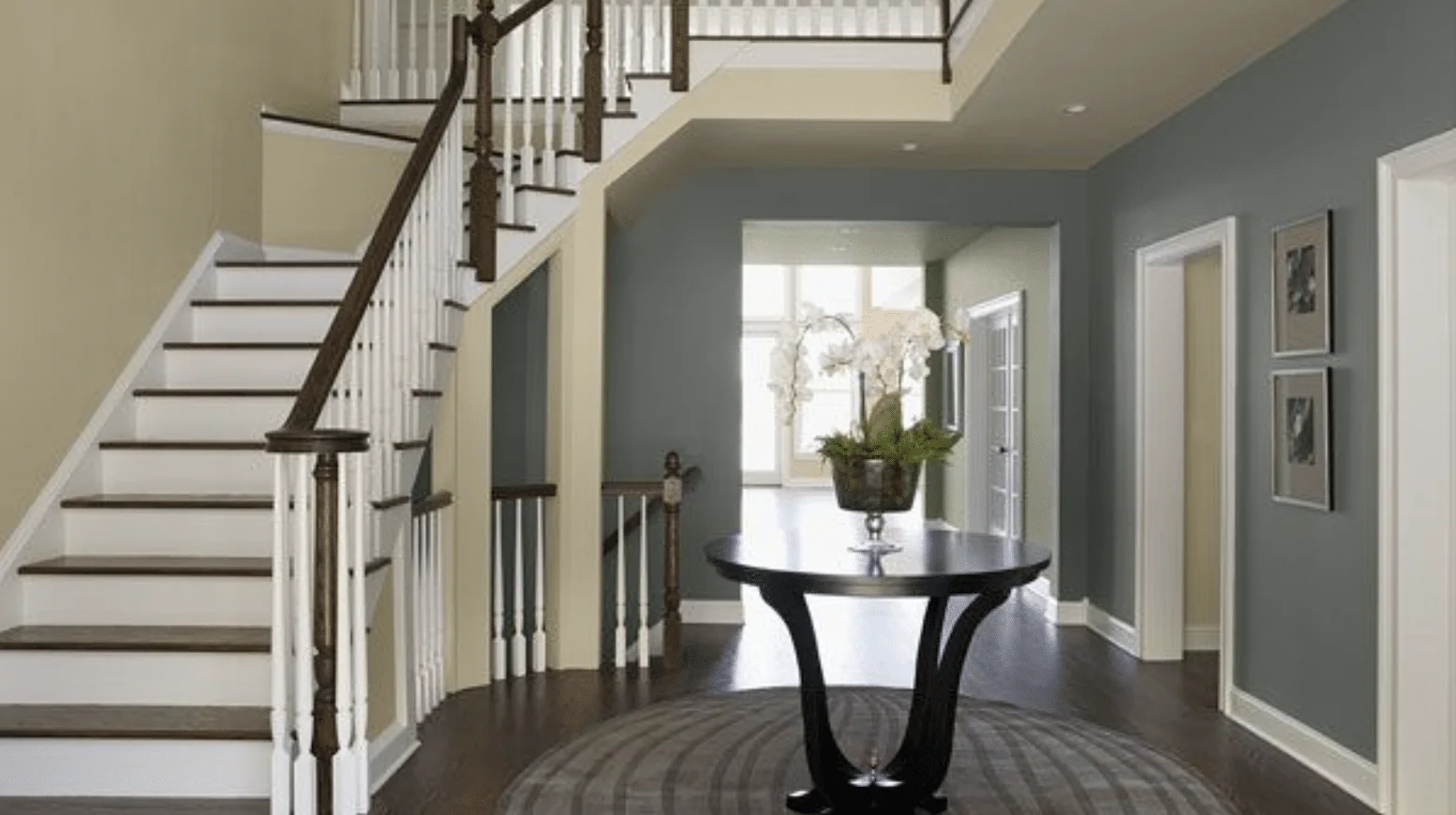 1Hallways_and_Entryways