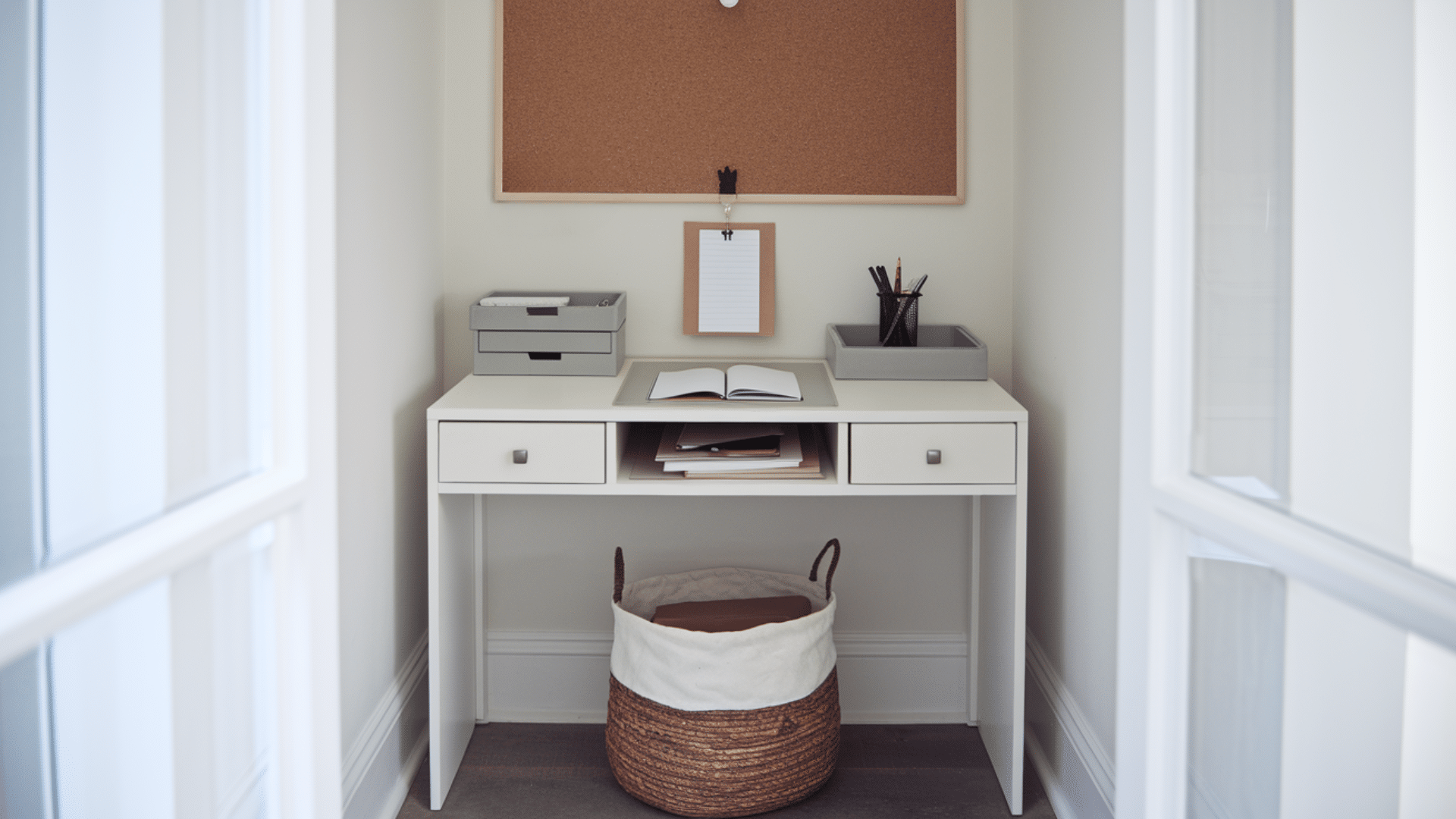 Mini_Desk_or_Console_Station