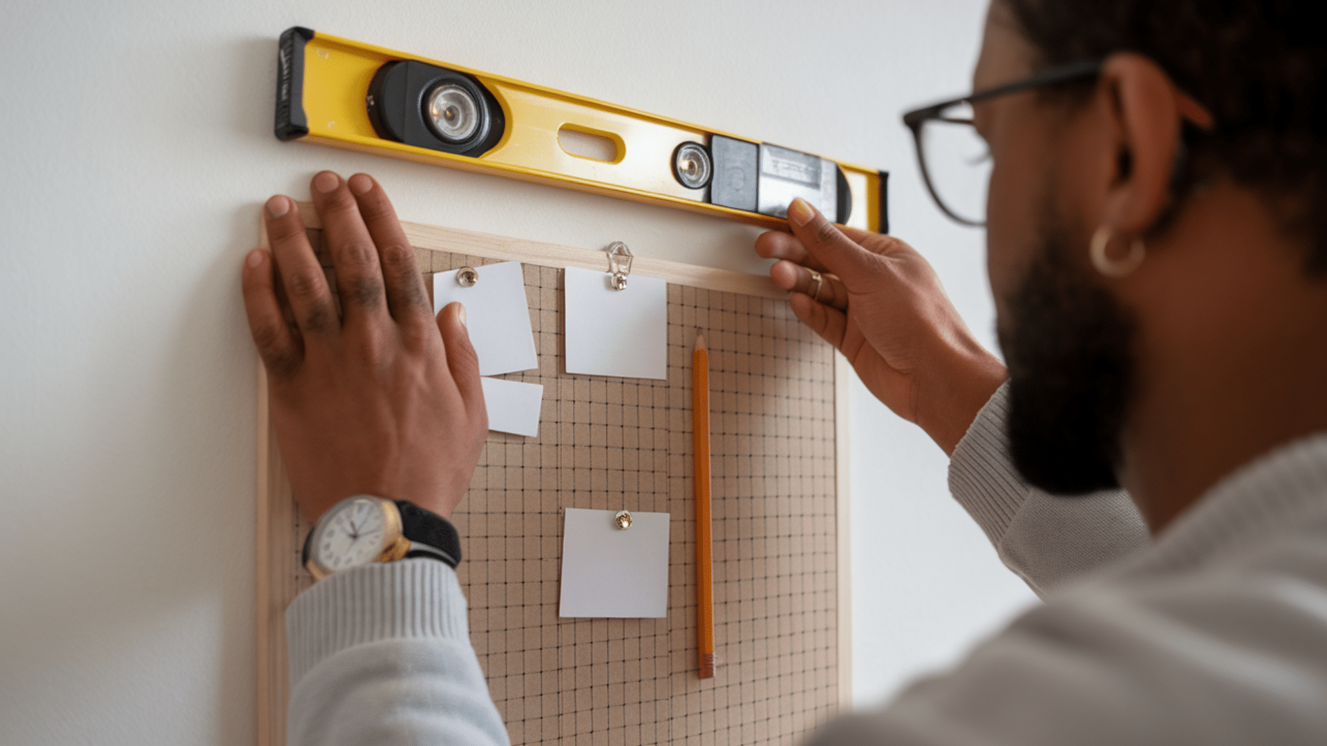 Step_5_Hang_Your_Memo_Board