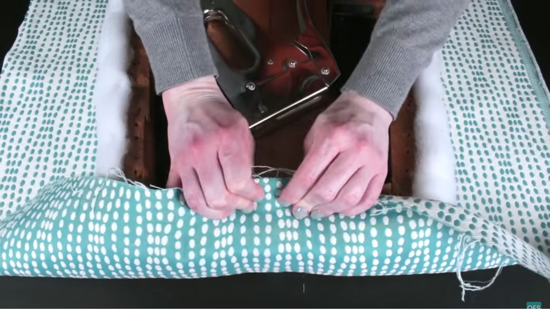 Step_4_Staple_the_Fabric_to_the_Cushion
