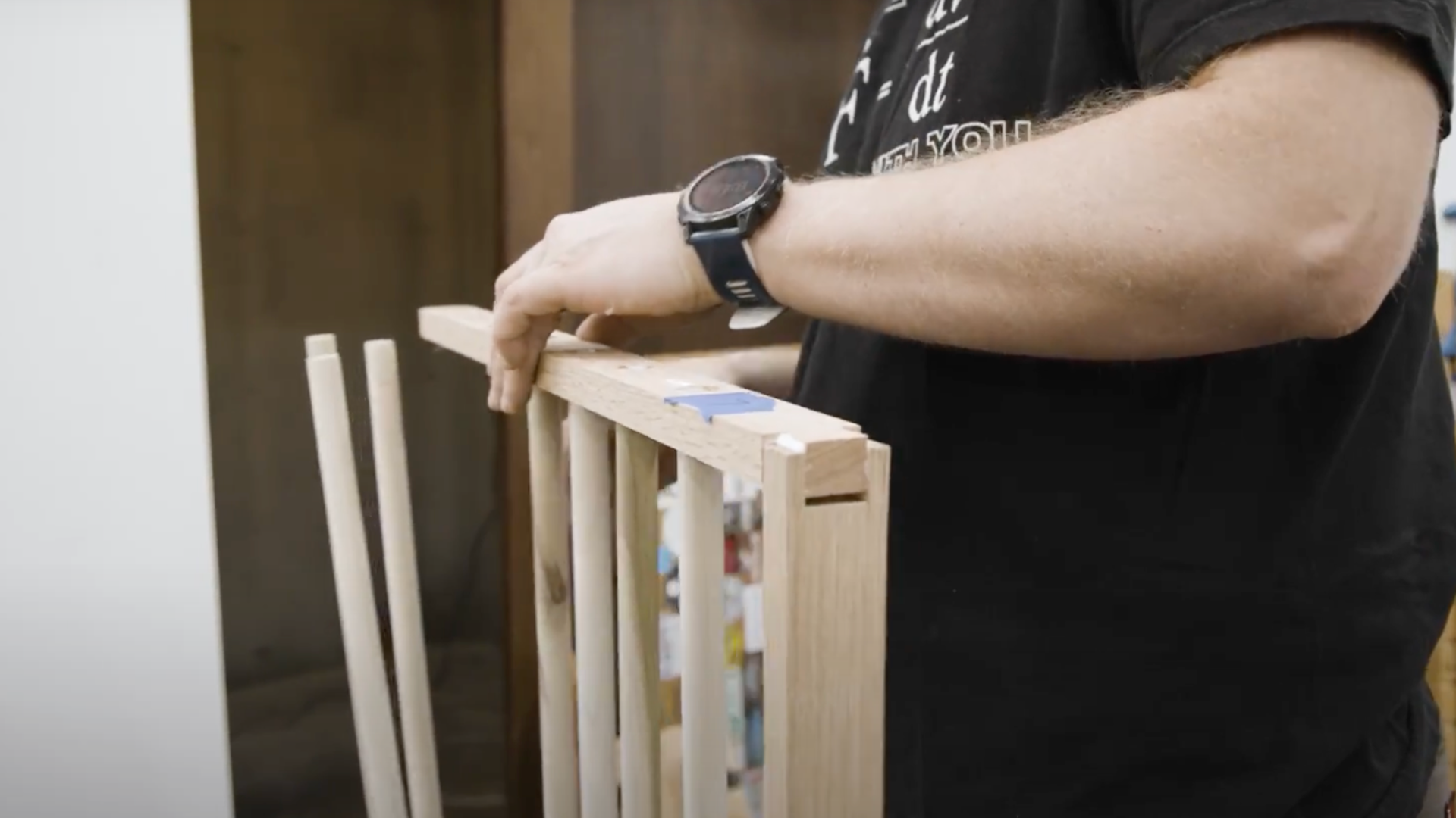 Step_5_Put_the_Frame_Together_with_Glue_and_Dowels