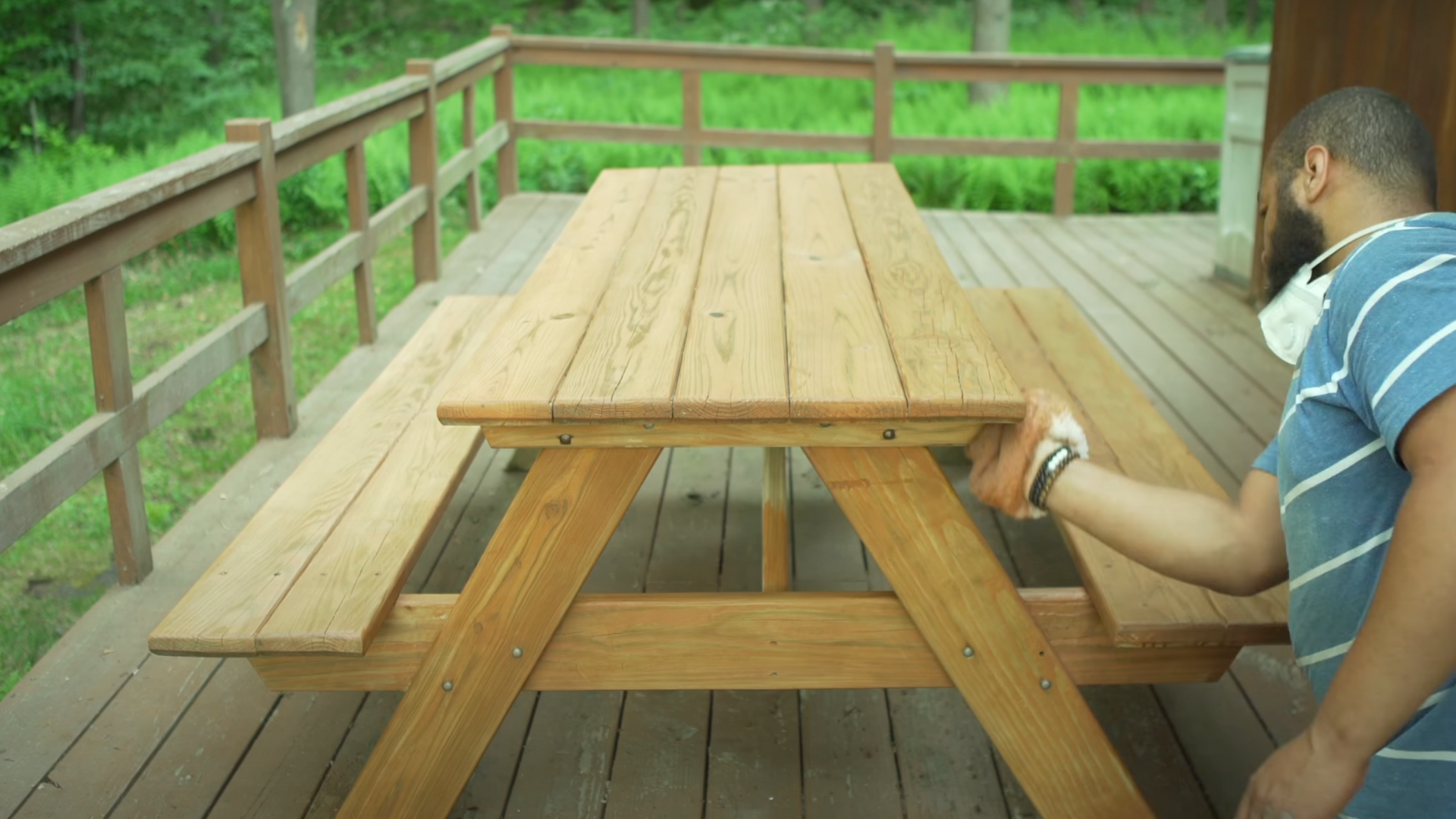 Step_6_Apply_the_Wood_Stain