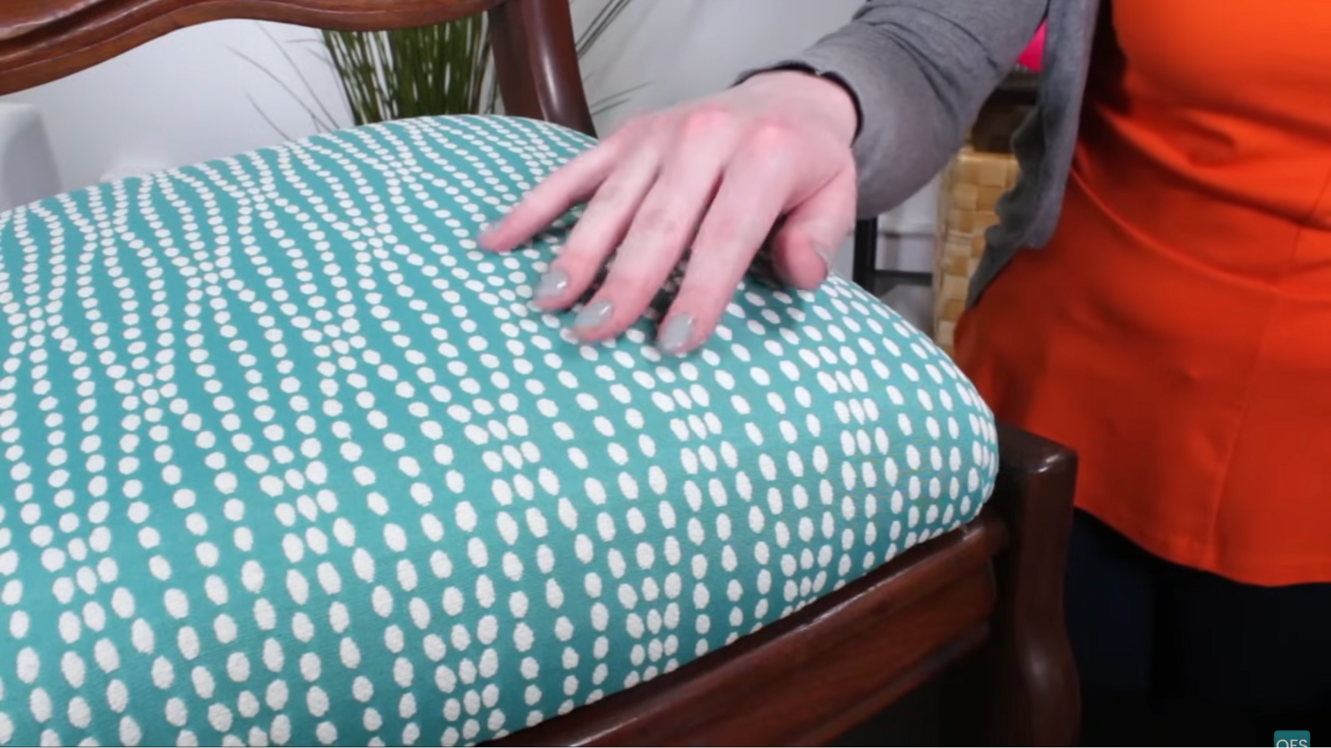 Step_6_Reattach_the_Cushion_to_the_Chair