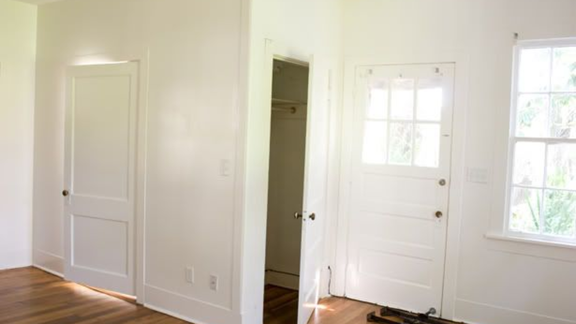 Why_Moonlight_White_Is_the_Perfect_Choice_for_Your_Space