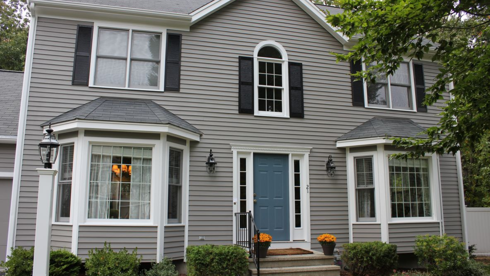 a-Why_is_Benjamin_Moore_Graystone_1475_Famous