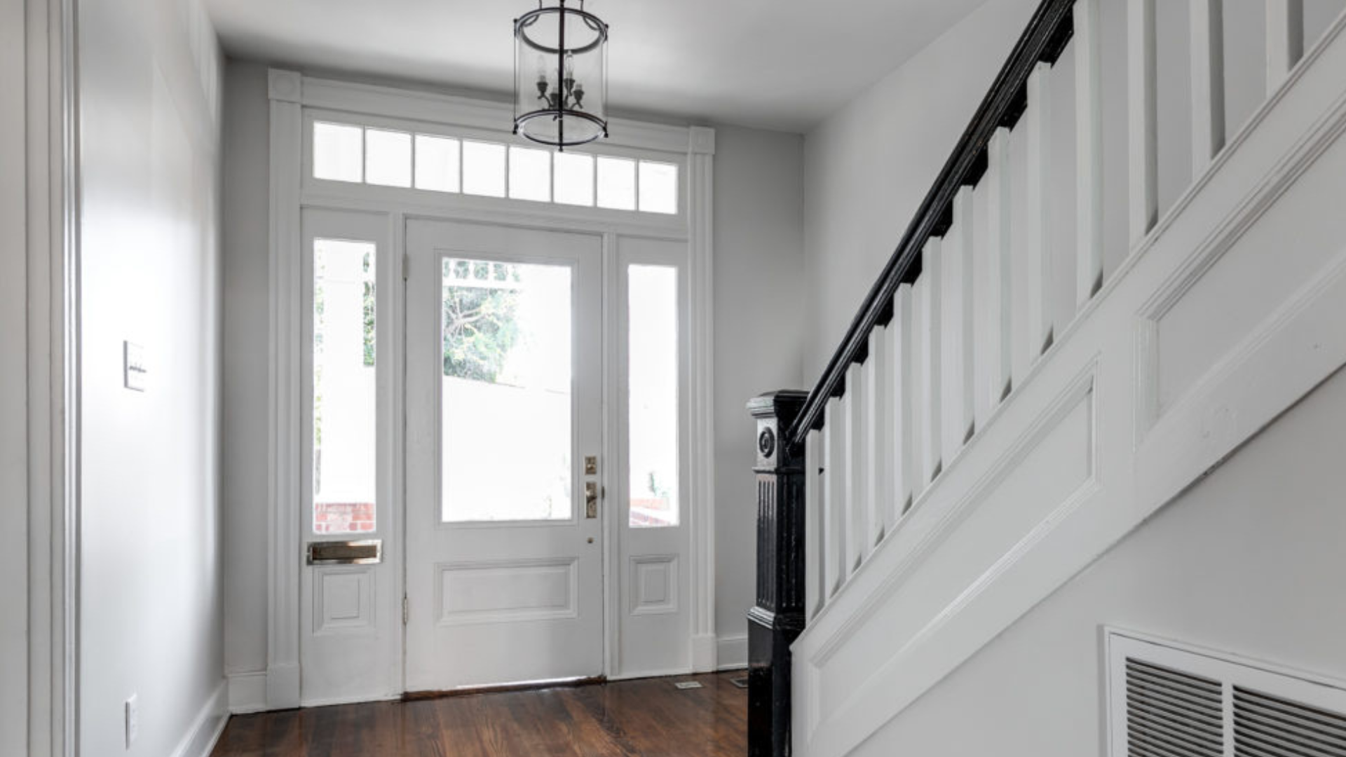 j-Hallways_and_Entryways