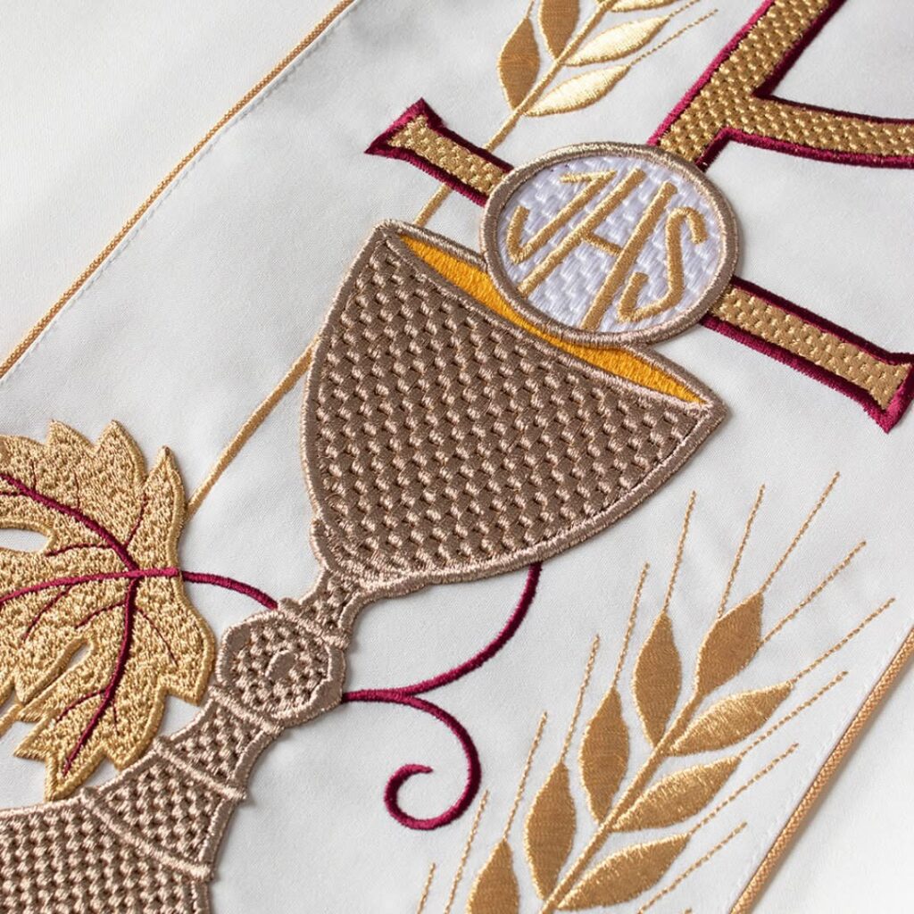 Liturgical Vestments During Pastoral Visits – Tradition and Symbolism