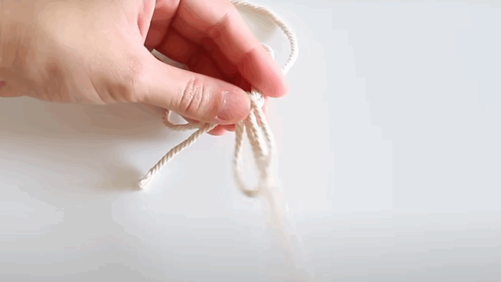 Attach Cords Using a Cow Hitch Knot
