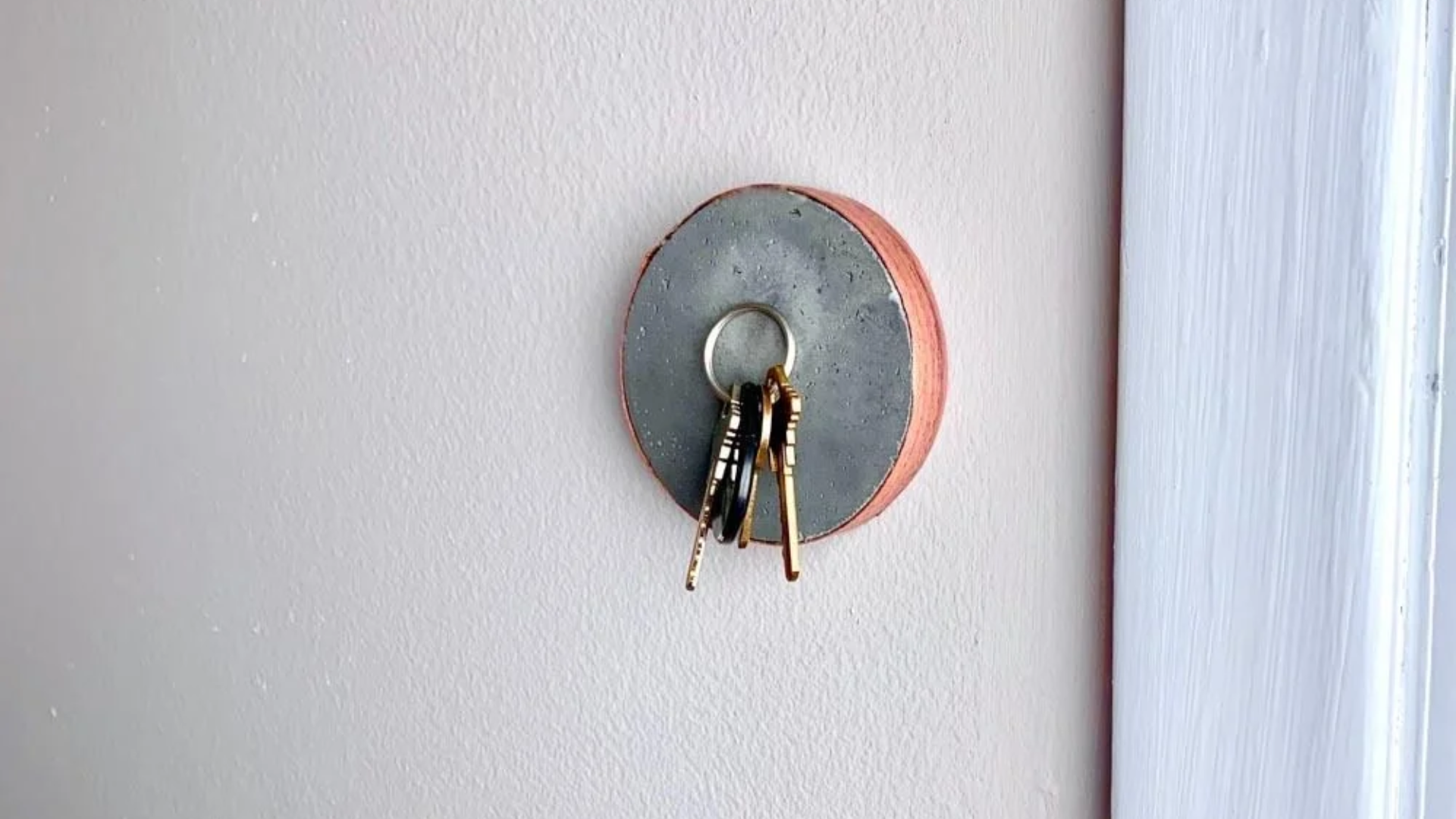 Concrete_Key_Rack