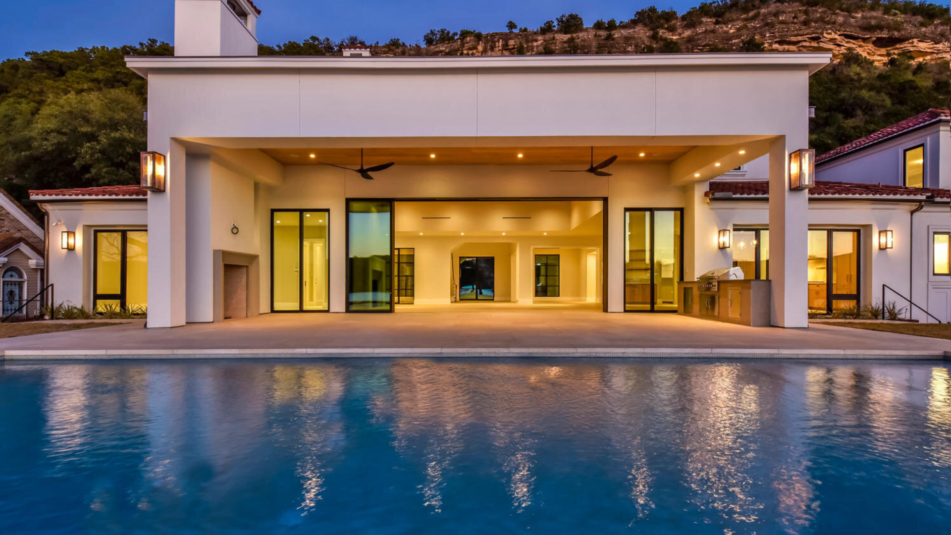 Contemporary_Technology_with_Traditional_Charm