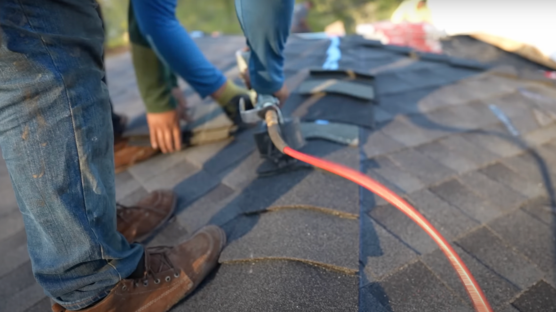Install_Roofing