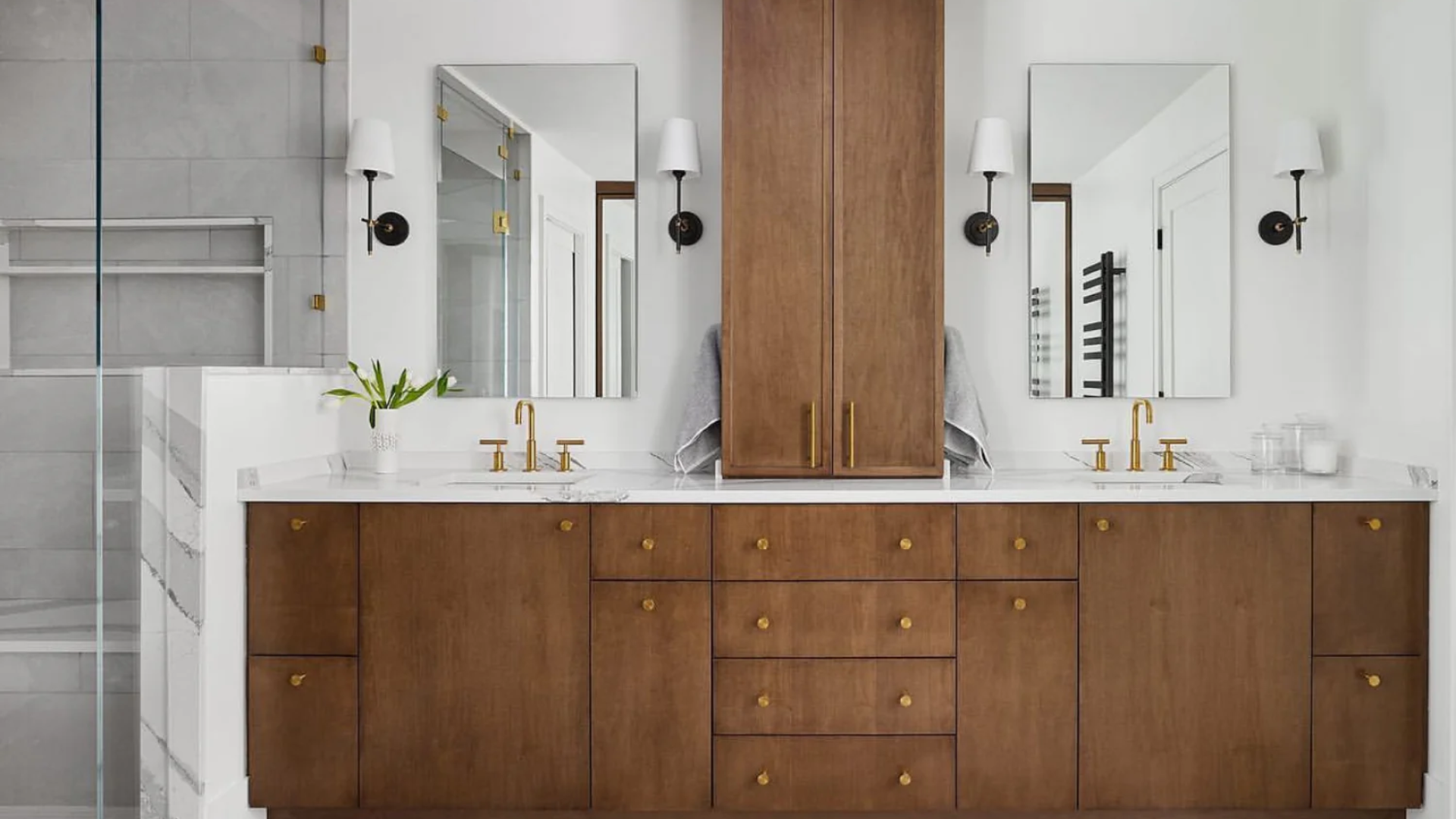 Split_Vanities_Across_the_Room