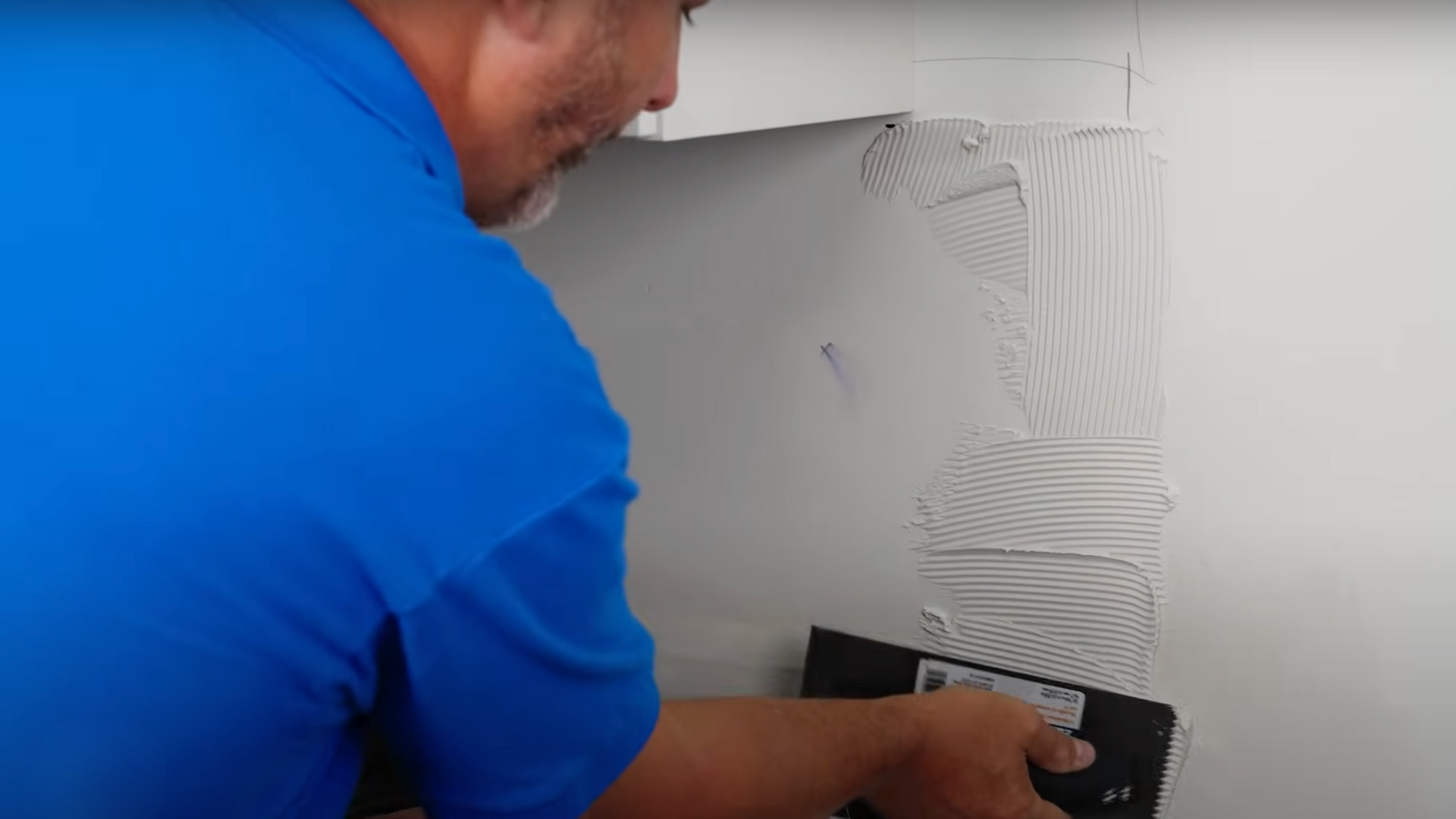 Step_3_Apply_the_Adhesive