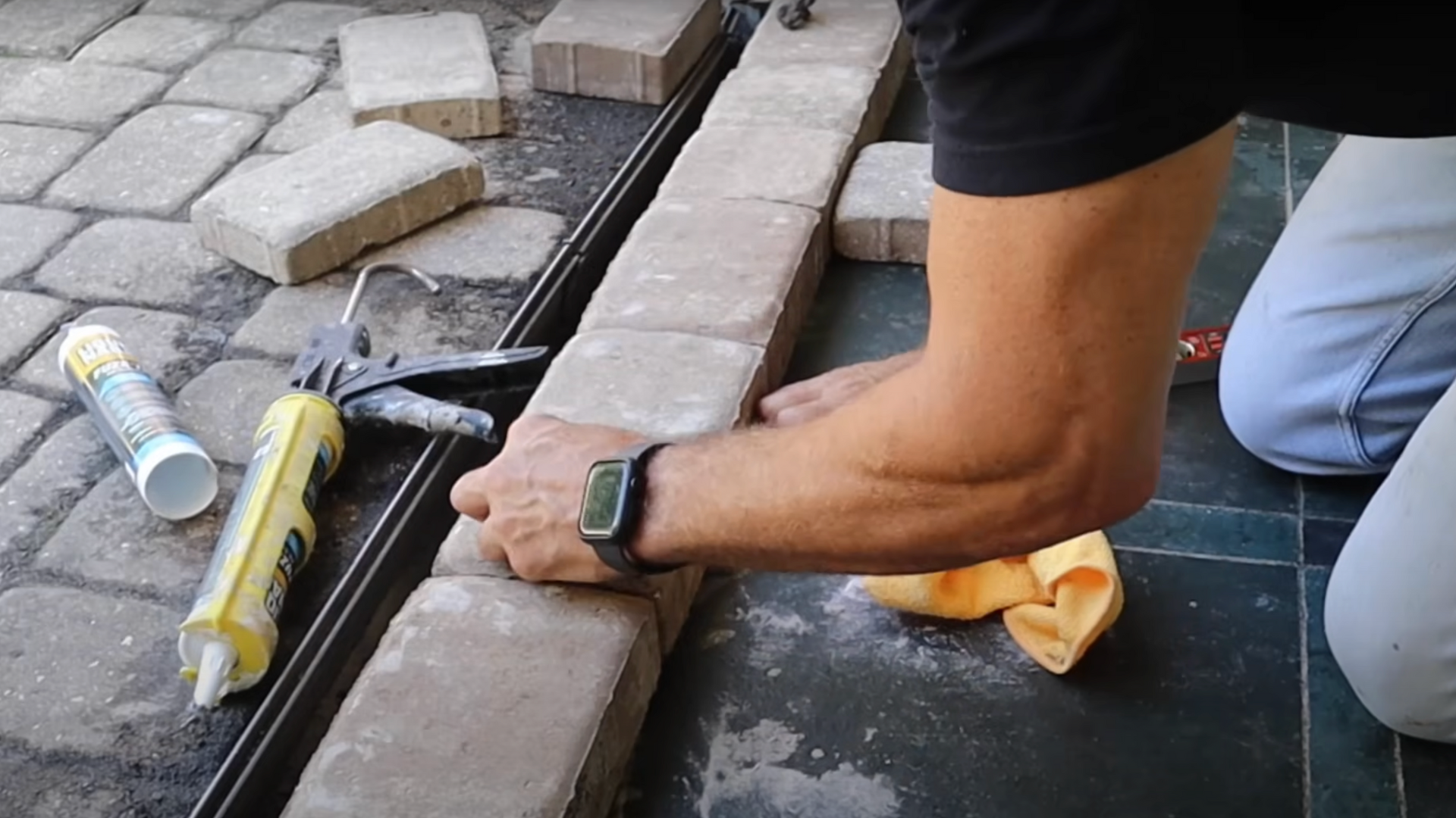 Step_3_Level_the_Pavers
