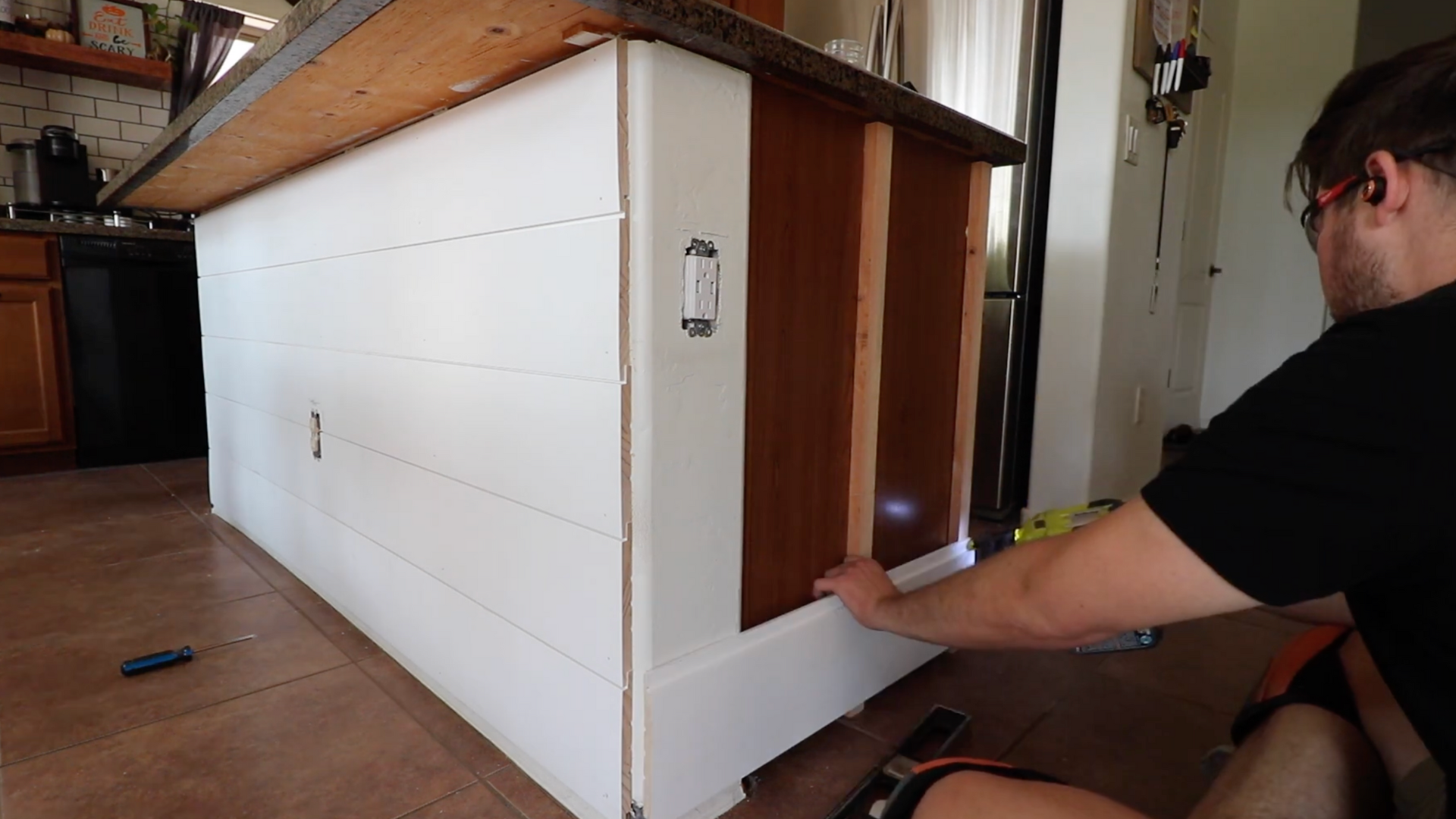 Step_5_Install_Shiplap_on_the_Sides