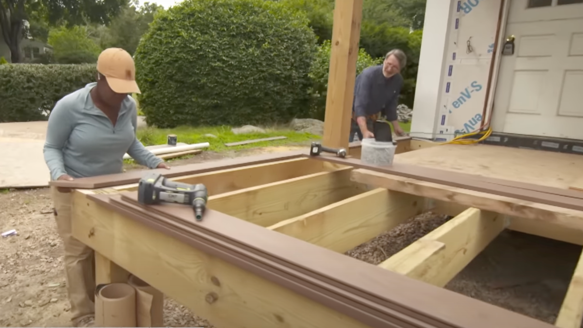 Step_6_Install_the_Perimeter_Composite_Deck_Boards