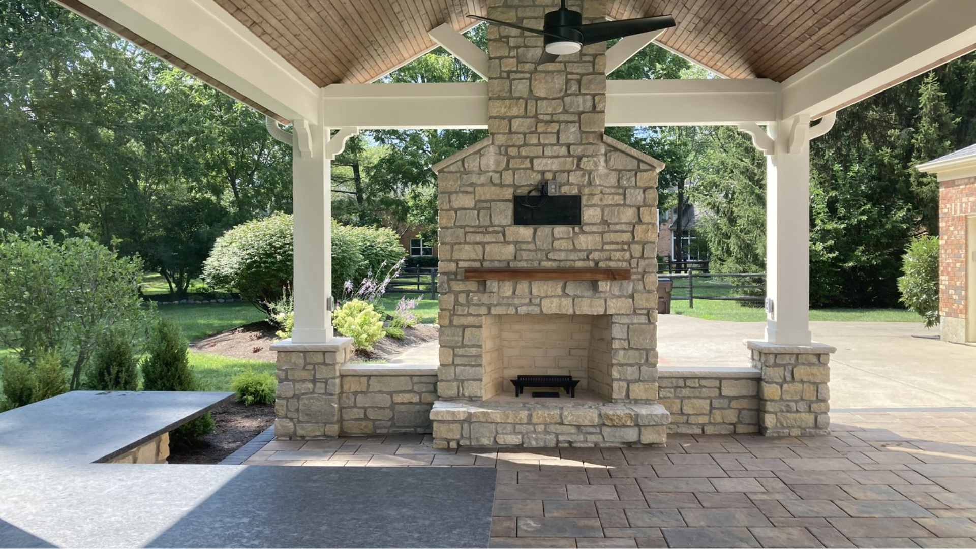 What_is_an_Outdoor_Fireplace