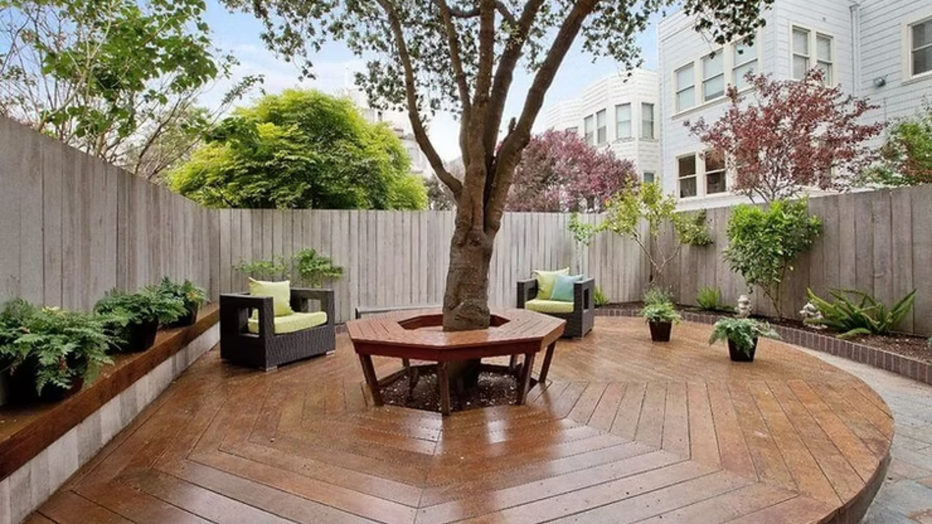 Deck_Around_a_Tree