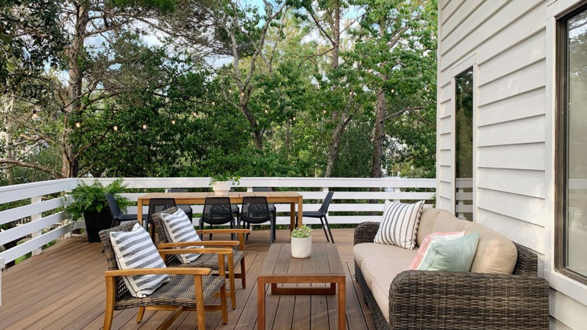Deck_with_Sectional_and_Coffee_Table_Setup