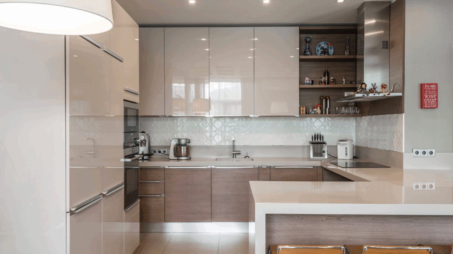Gyro Kitchen Layout 40 Smart Kitchen Layouts That Include the Perfect Pantry - Opple House
