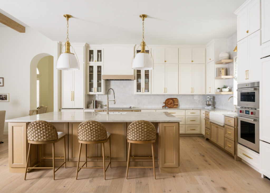 Modern Kitchen Makeovers: Why Smart Contractors Prioritize the Right Faucets