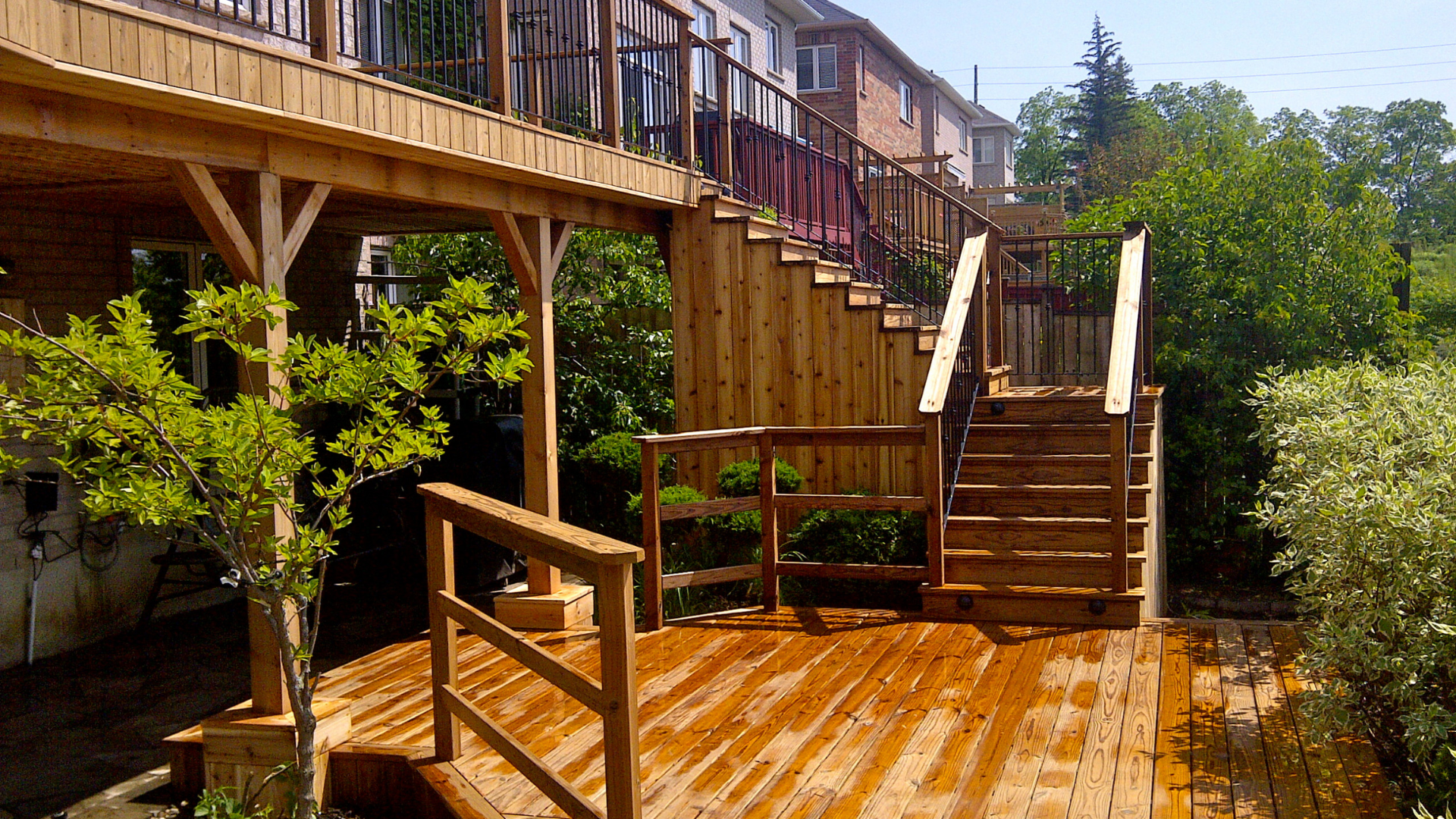 Split-Level_Deck_Over_Walk-Out_Basement