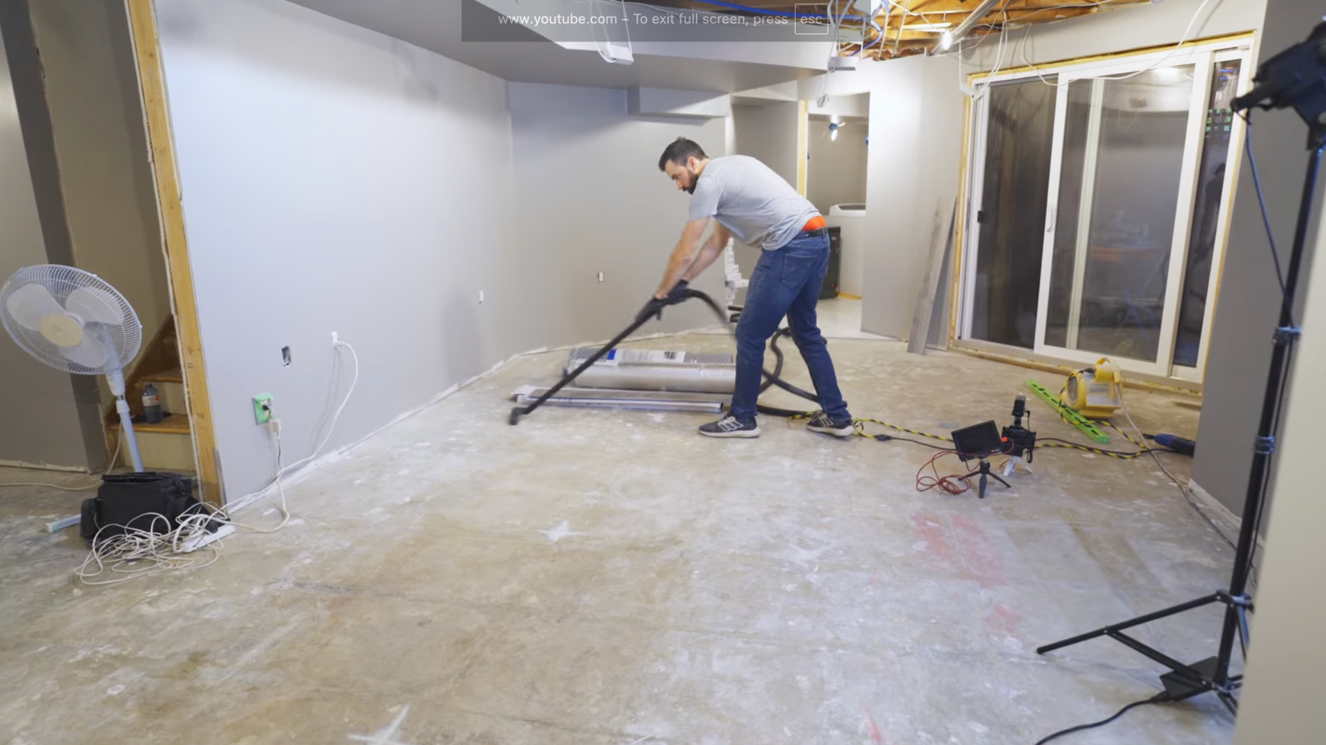 Step_3_Clean_the_Floor_Thoroughly