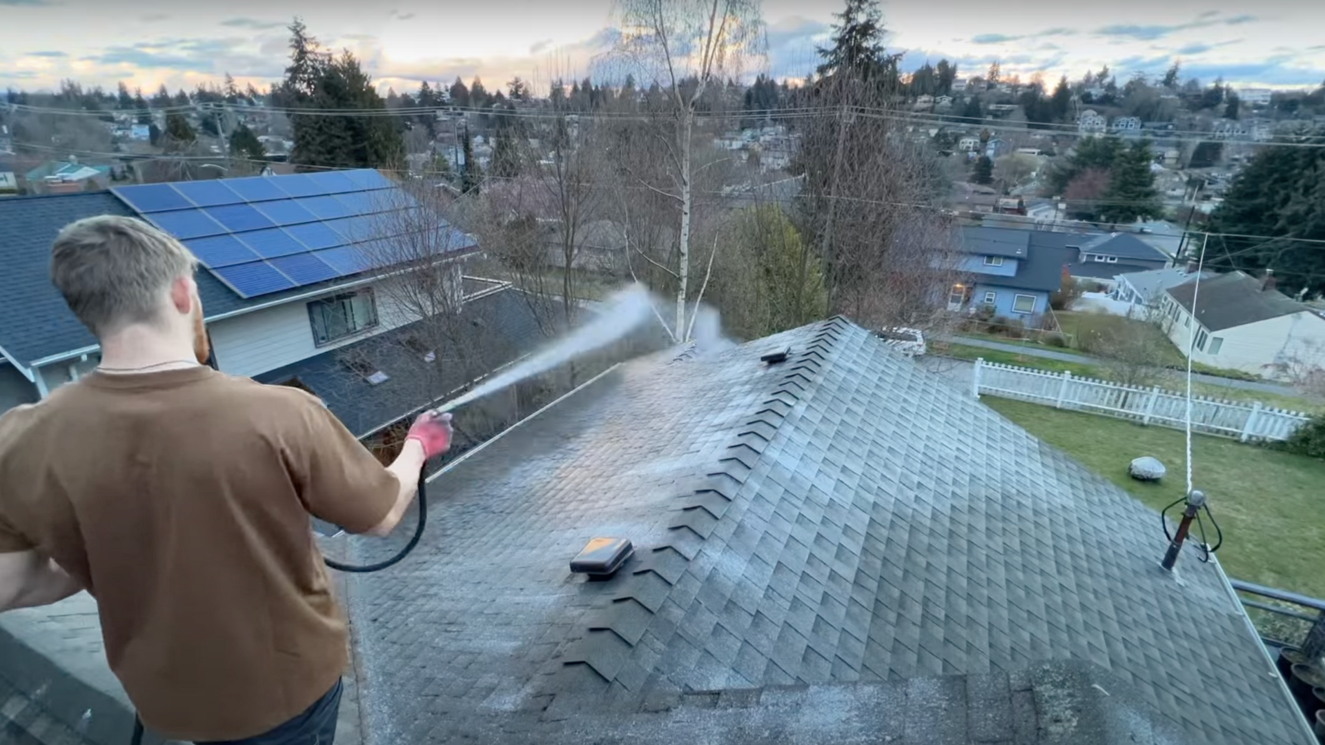 Step_4_Rinse_and_Clean_the_Roof