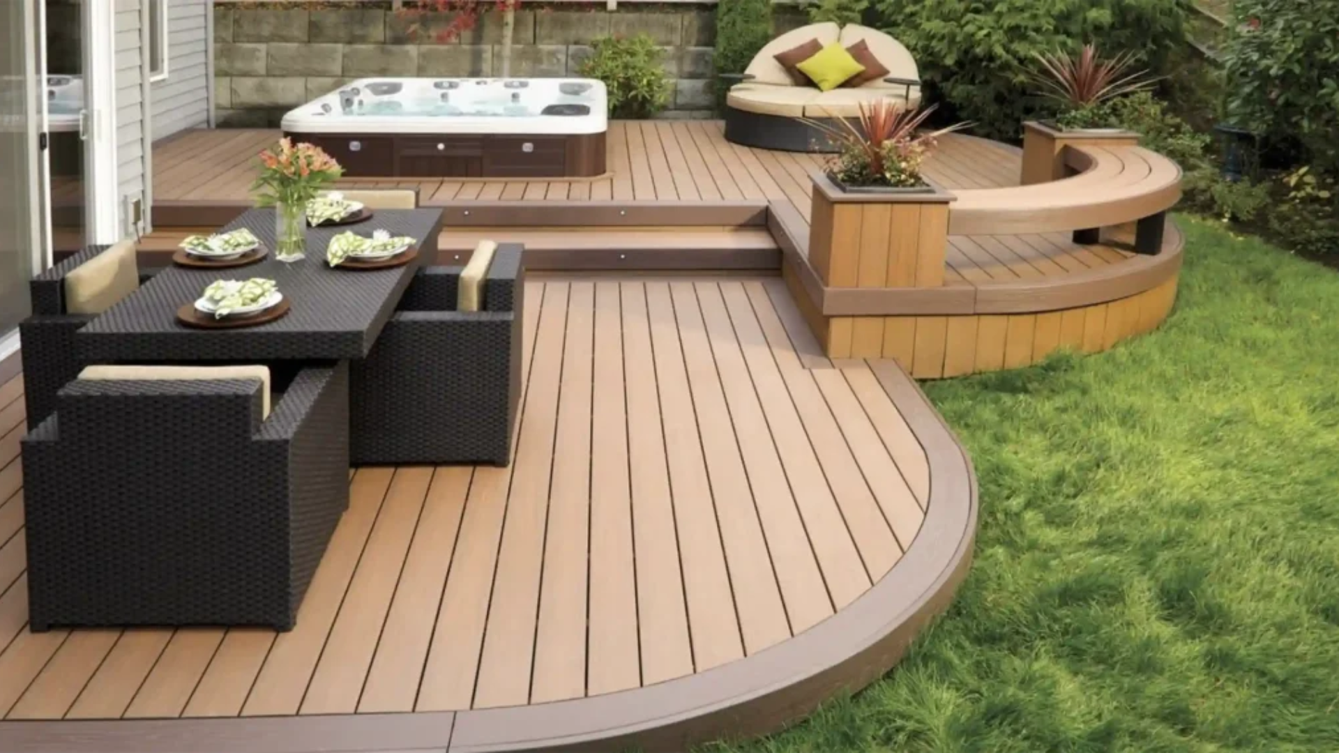 Tiered_Levels_with_Built-In_Seating