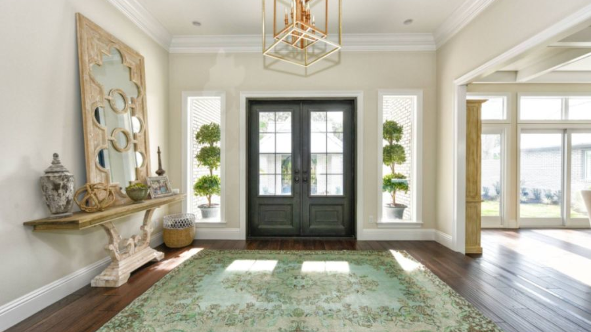 Why_Rug_Size_Matters_in_the_Entryway