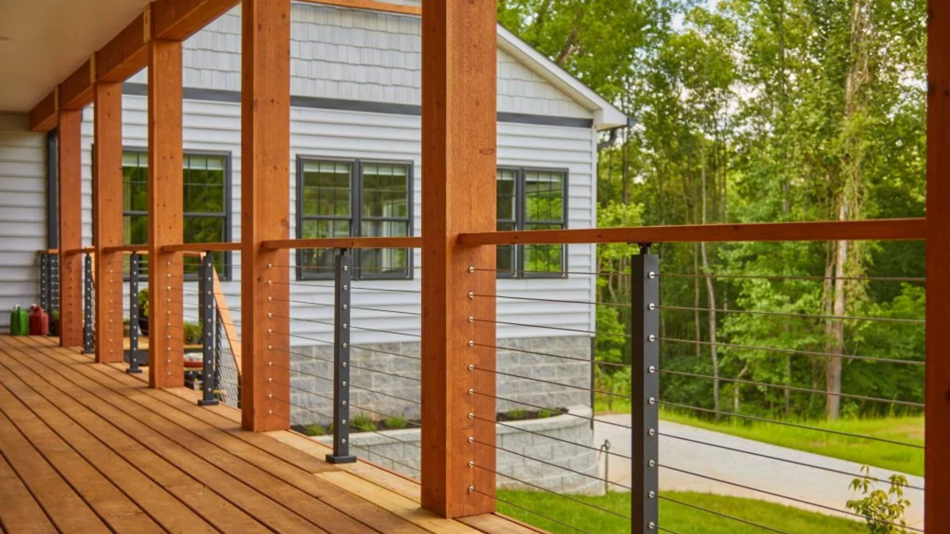 Wraparound_Railing_with_Cable_Wires