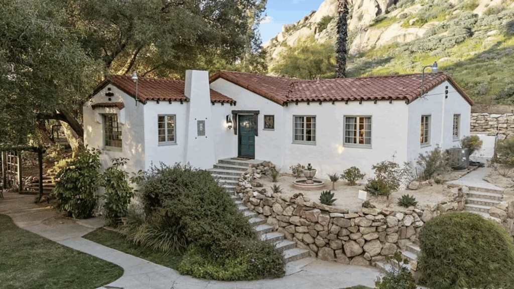 20 Inspiring Modern Spanish Style House Ideas
