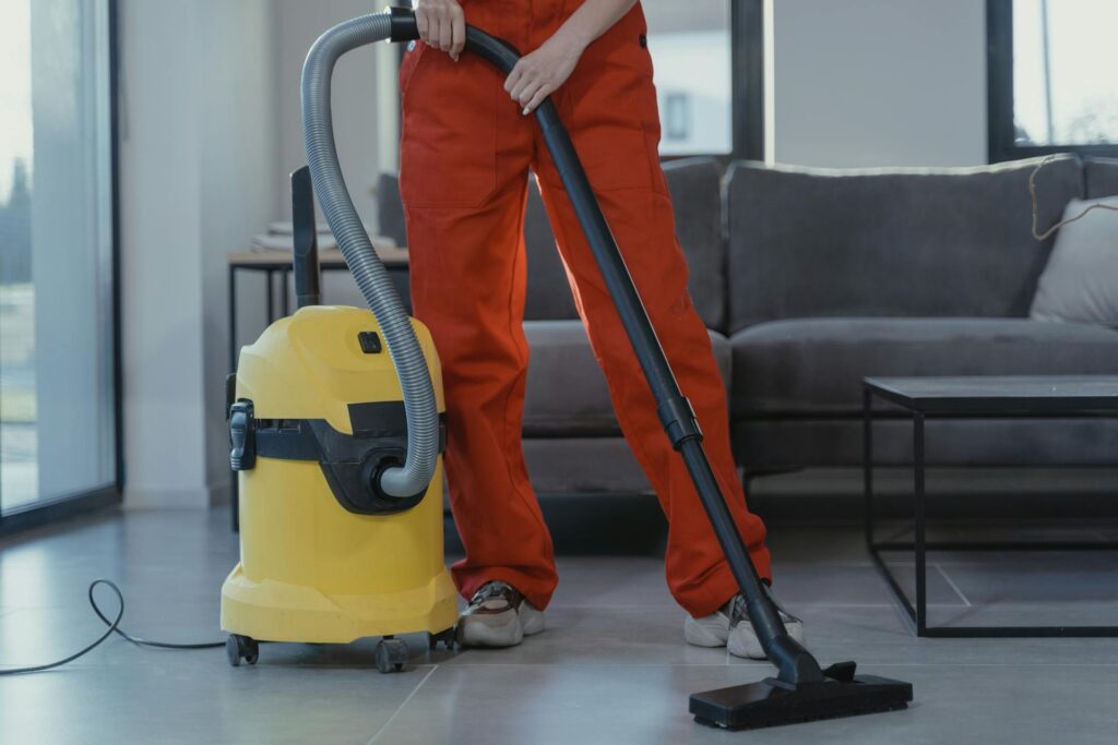 How Do Professional Junk Removal Services Help with Hoarding Cleanup?