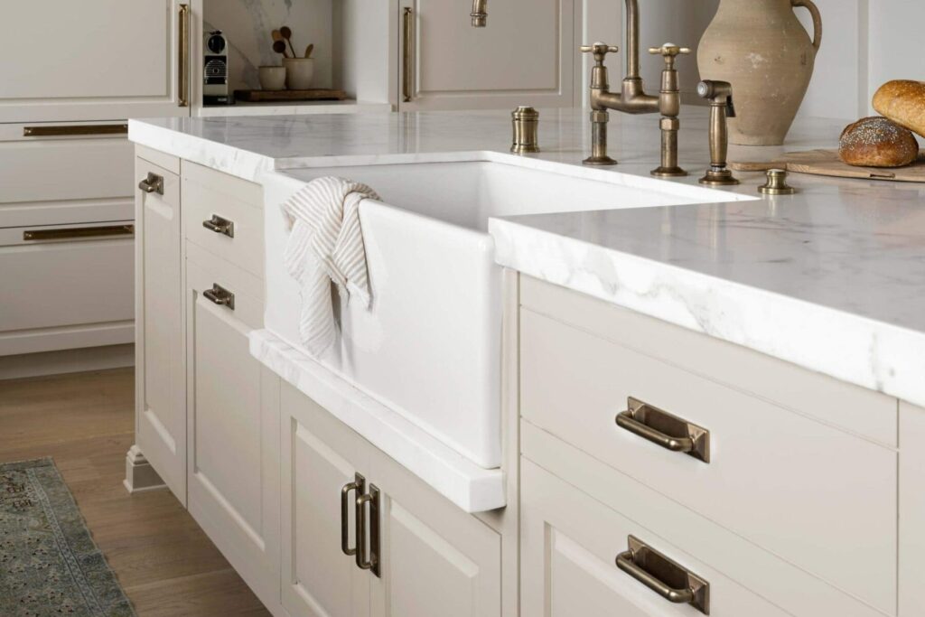 A Complete Guide to Cabinet Pull Knobs: Styles, Finishes, and Sizes