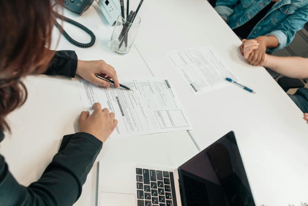 Why Pick a Professional Essay Writing Service for Custom Papers