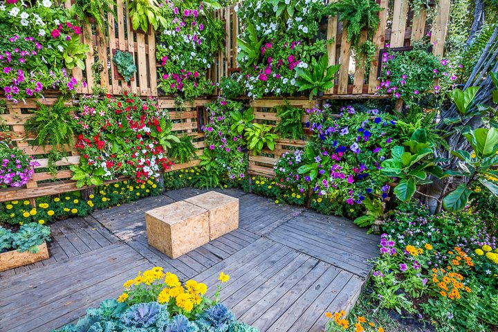 Vertical Gardens: Space-Saving Landscaping Ideas Vertical Gardens
