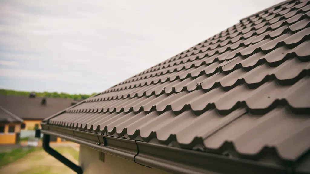 what affects how long a metal roof lasts