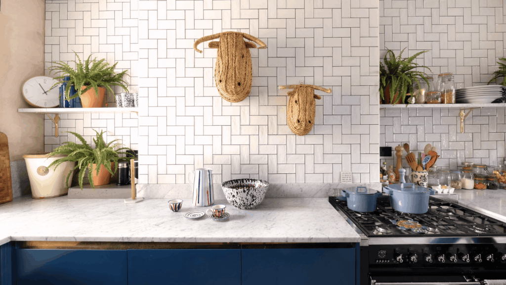8. Minimal Backsplash with Plain Tiles