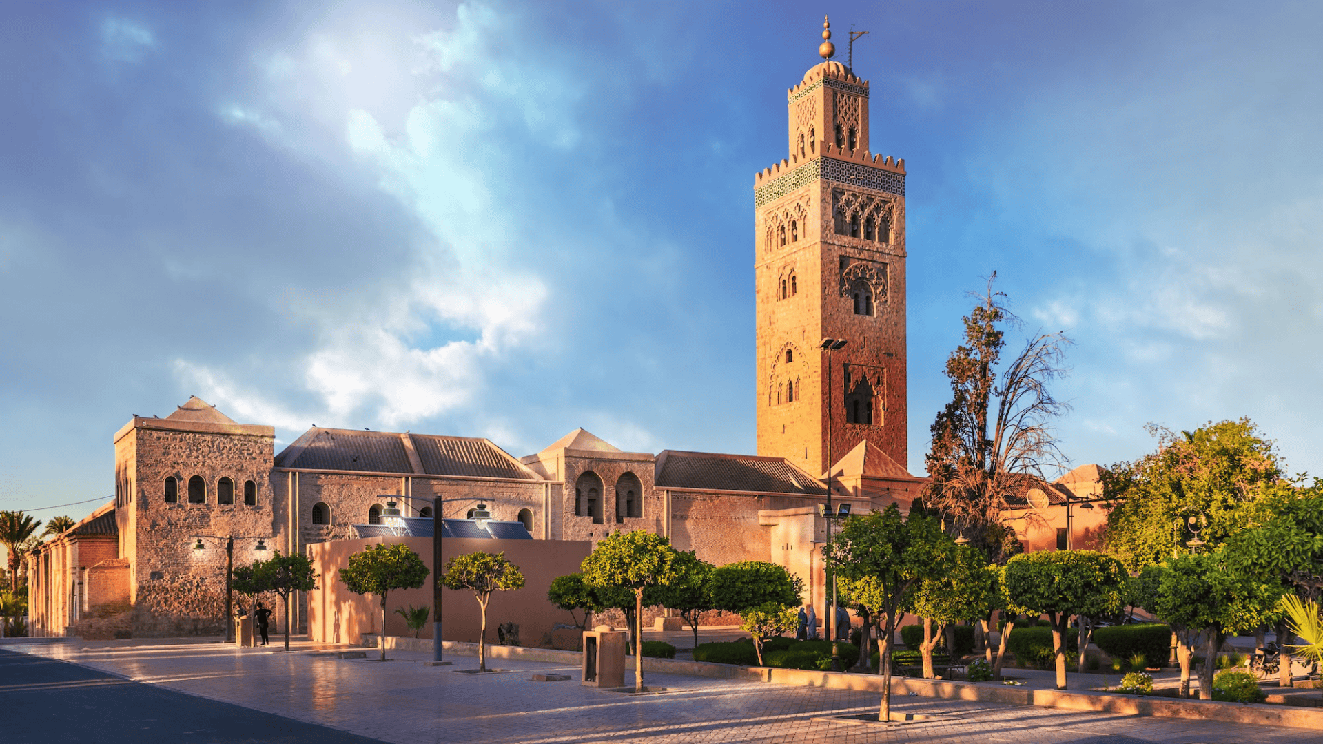 Le Mosque Moroccan Architecture: Origins, History & Key Influences - Opple House