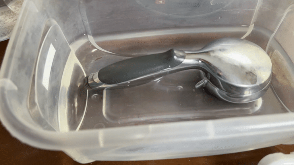 Step 3 Soak in White Vinegar