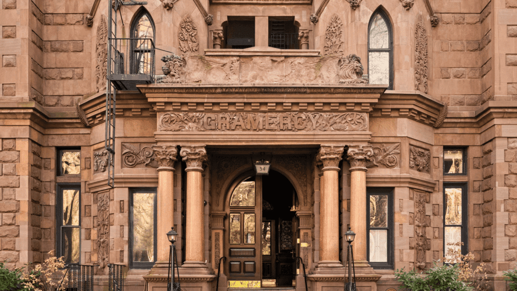 Where does Jimmy Fallon Live