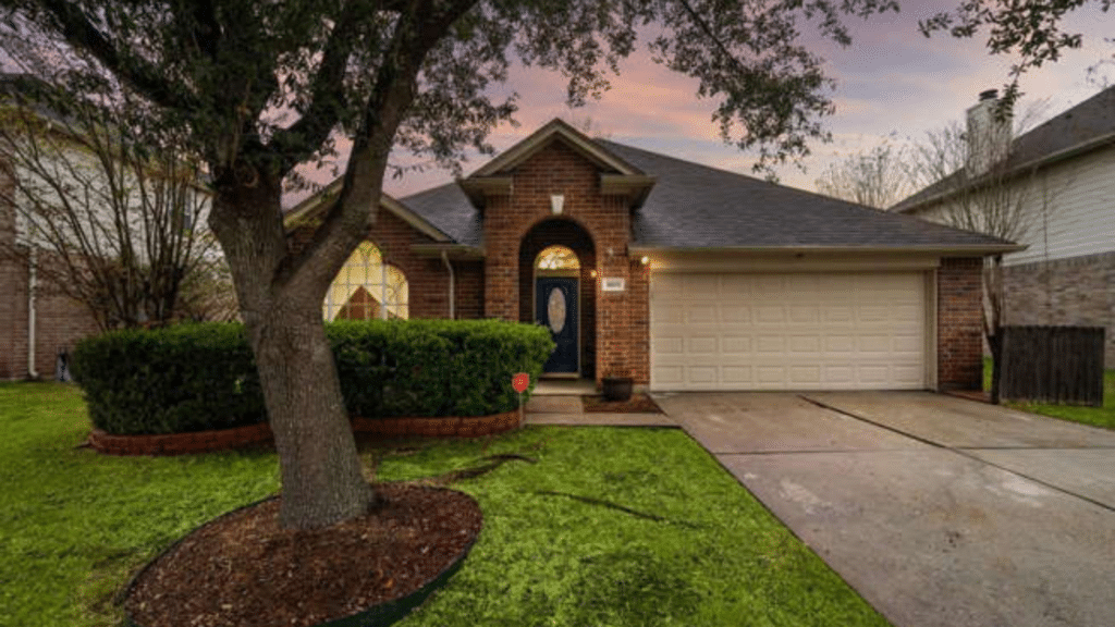 jalen hurts main residence during the nfl season
