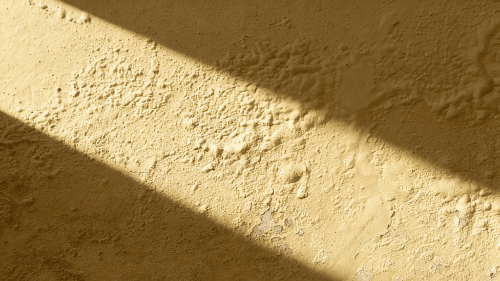 why does paint bubble