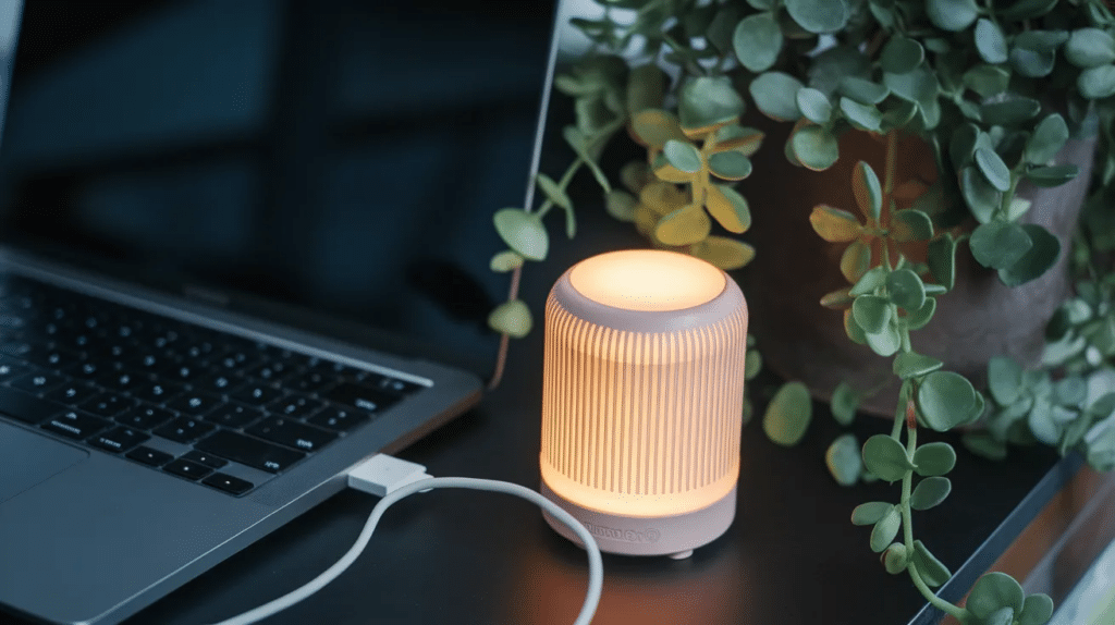 USB diffuser adding freshness to a cubicle desk